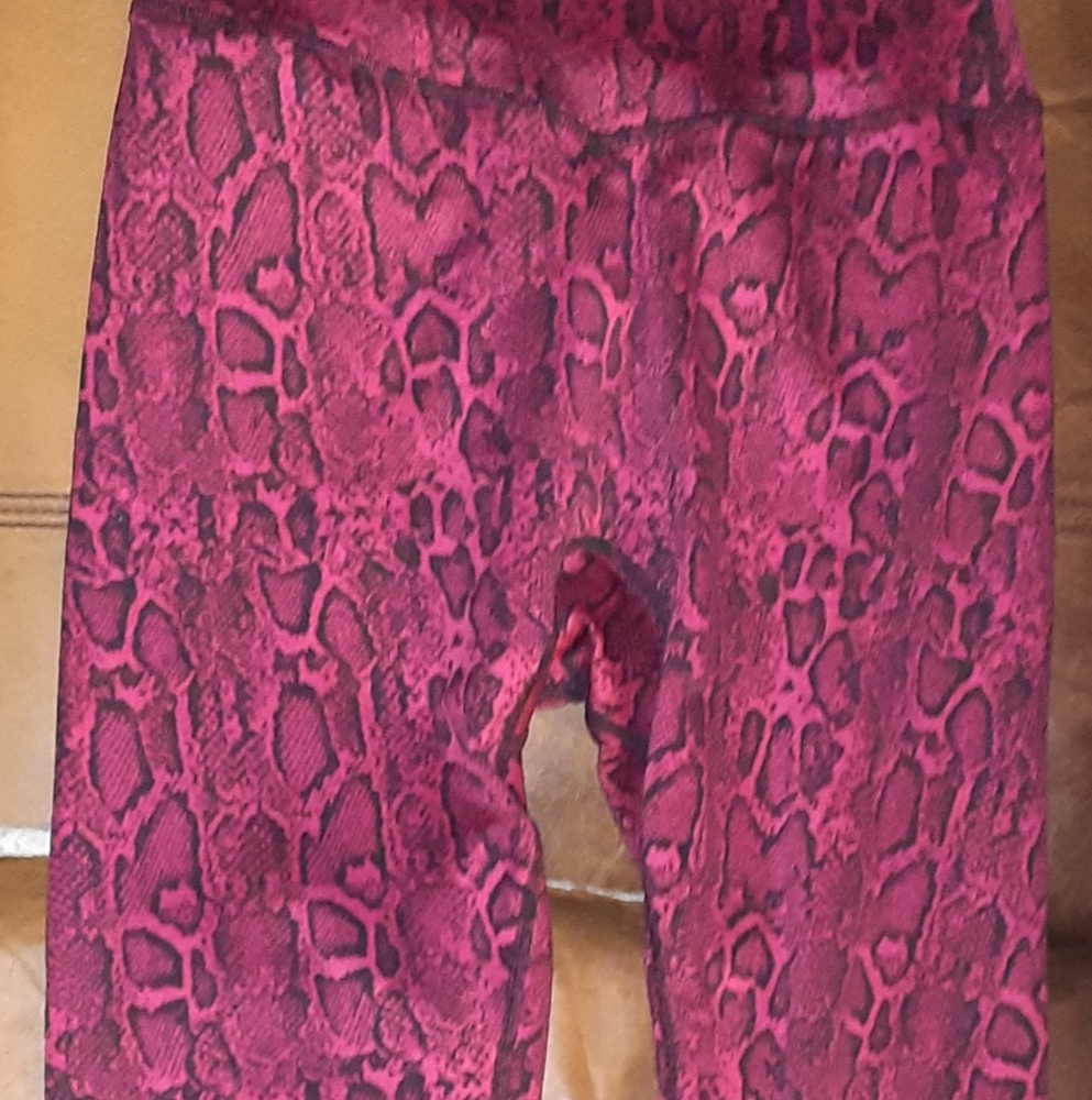 🐇 Buffbunny Evolve Jacquard Leggings Toxic Reptilia Size Medium Buff Bunny 🐇❤❣